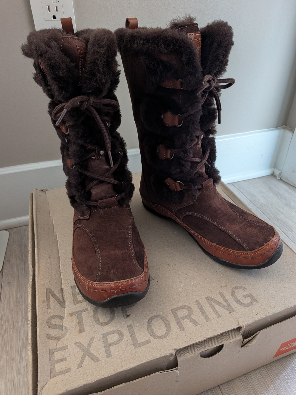 The North Face Abby II Brown Suede Winter Snow Boots PrimaLoft US 8 Boxed